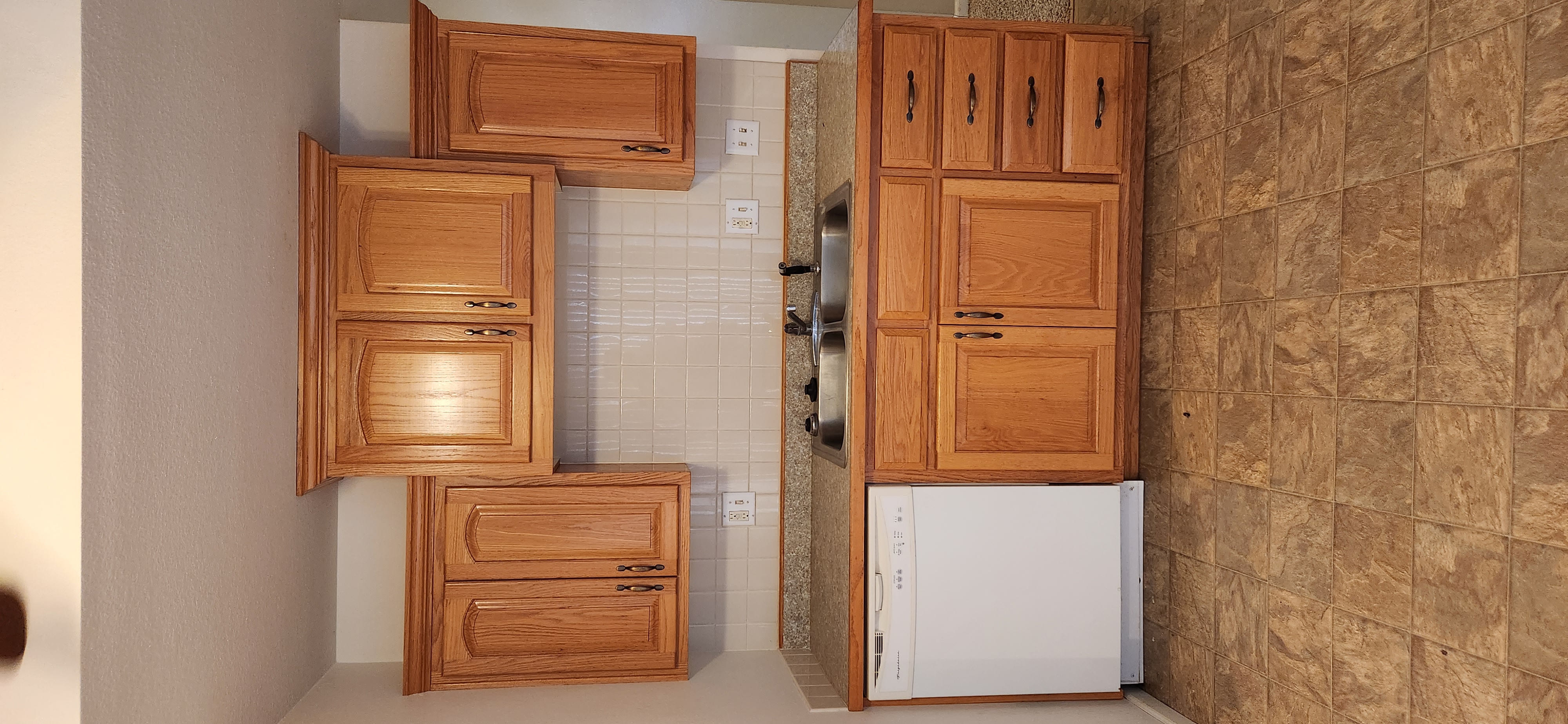 212 Green pics of Kitchen before winter 2023 rehab 1.jpg